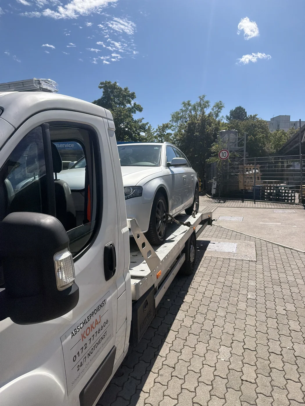 Audi – flatbed transport